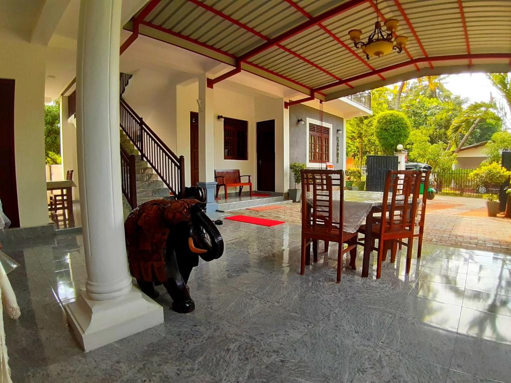 Radha Tourist Home photo 4