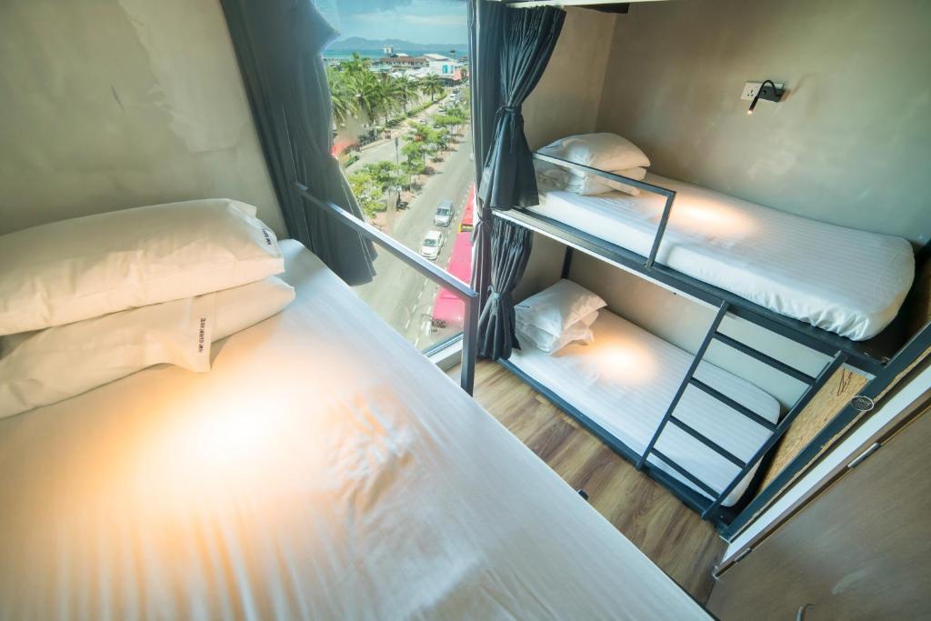 Homy Seafront Hostel Room Type - Bed in 4-Bed Mixed Dormitory Room