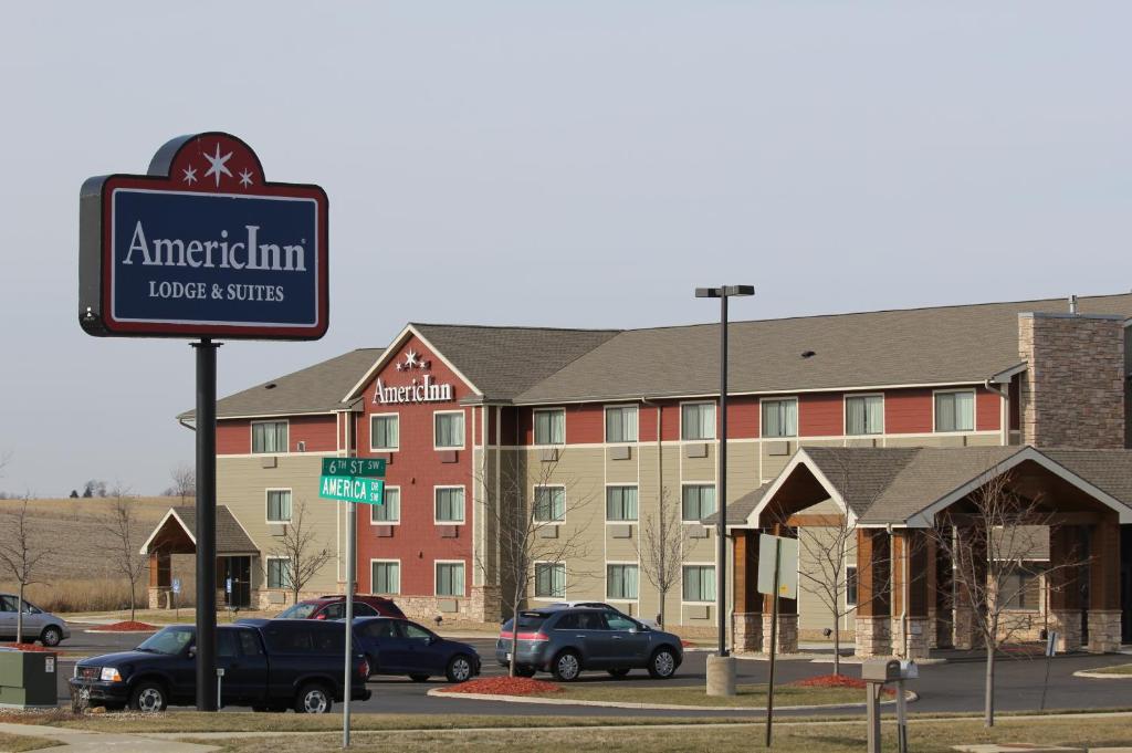 AmericInn by Wyndham Cedar Rapids Airport image