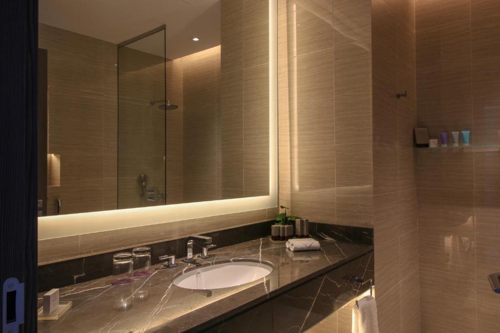 Views Hotel & Residences photo 4
