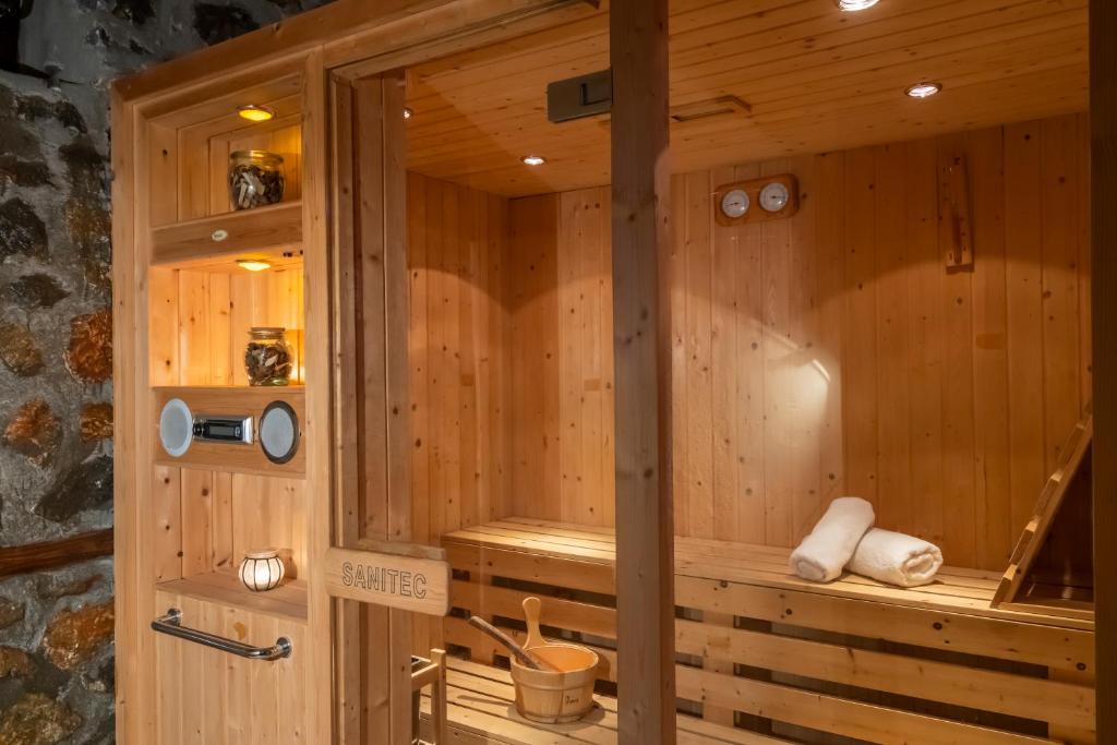 ROUGA Mountain Boutique Suites & Spa photo 4