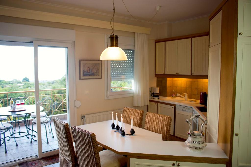 Luxurious Apartment With Sea & Mountain View photo 4