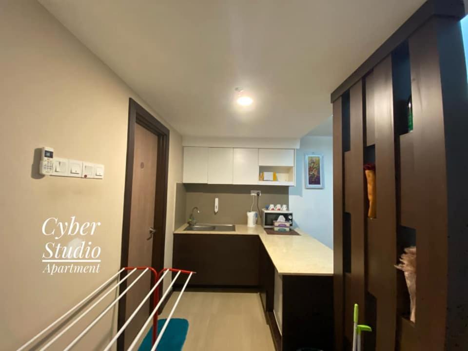 Cyber Studio Apartment photo 2
