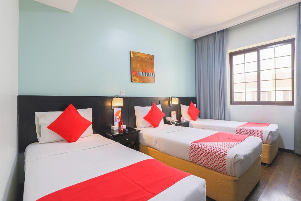 Трехместный (Стандартный трехместный номер), Отель Eureka Hotel