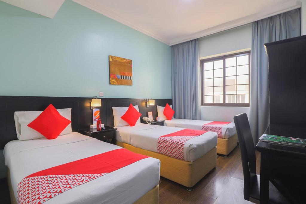Трехместный (Стандартный трехместный номер), Отель Eureka Hotel