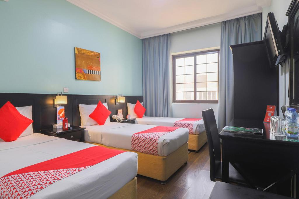 Трехместный (Стандартный трехместный номер), Отель Eureka Hotel