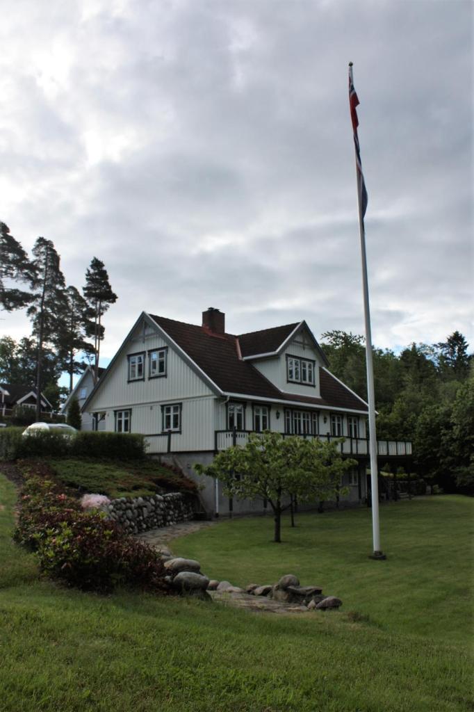 Huset i skogen photo 4
