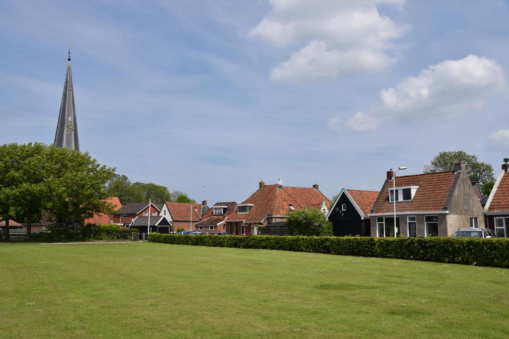 Sfeervol vakantiehuis in Holwerd photo 1
