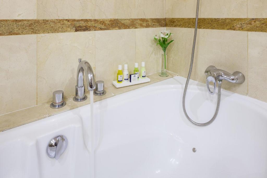 Hotel Royal Plaza photo 4