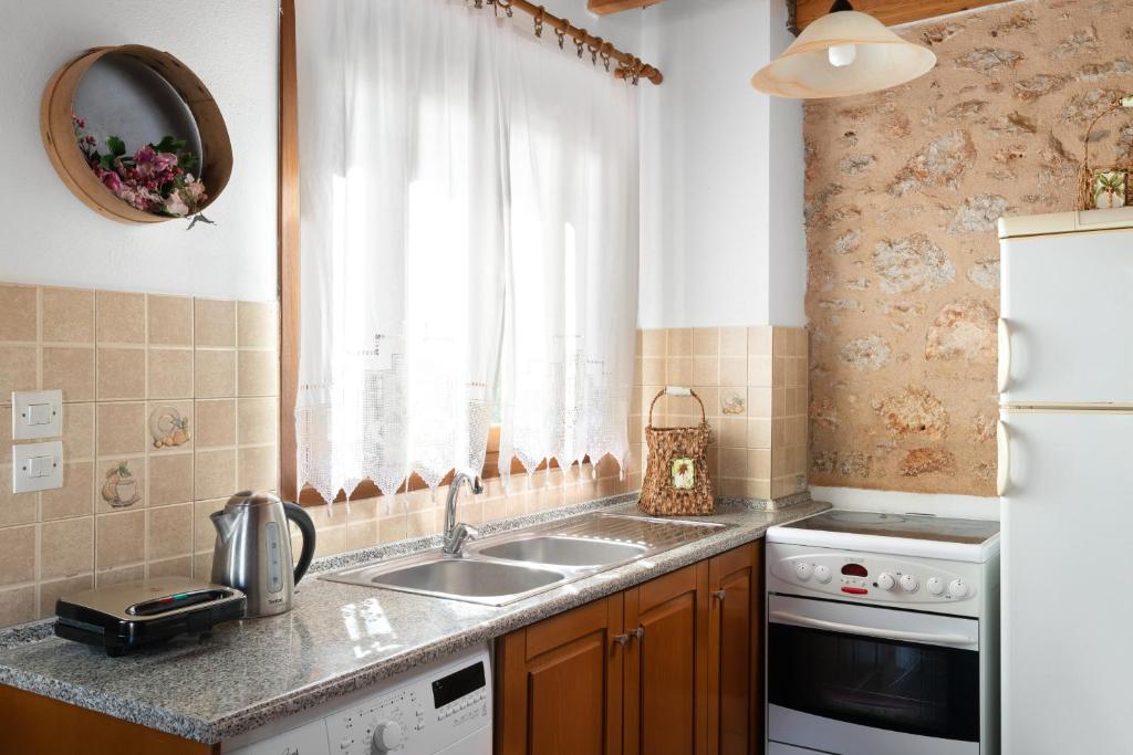 Little Karafillias Chalki House photo 4
