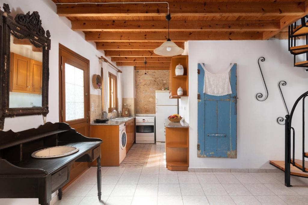 Little Karafillias Chalki House photo 2