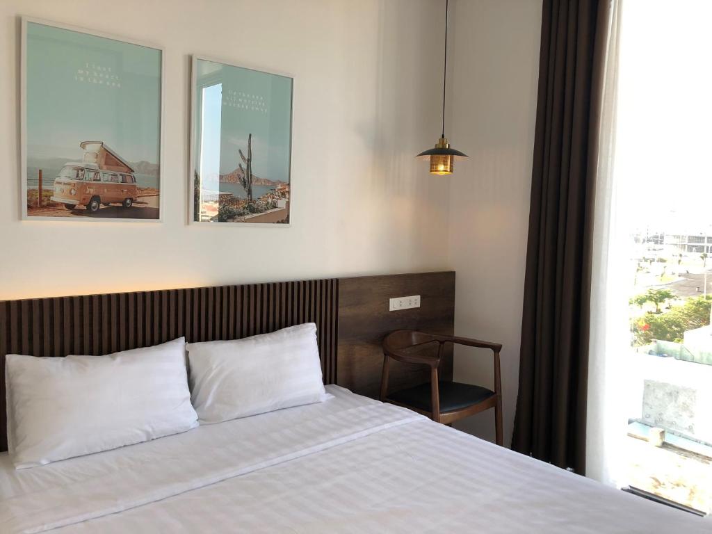 Двухместный (Улучшенный двухместный номер с 1 кроватью), Coconut Hotel Phú Yên