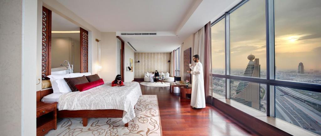 Сьюит (Королевский люкс в пентхаусе), Отель The H Dubai