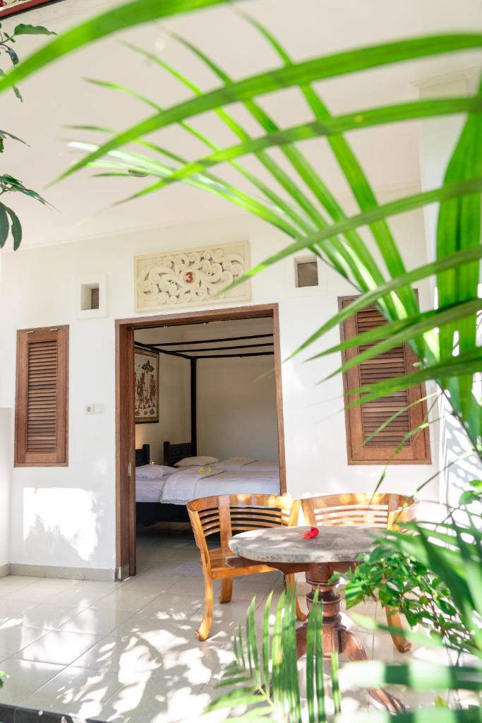 Batik Sekar Bali Guest House - Tap to explore photos