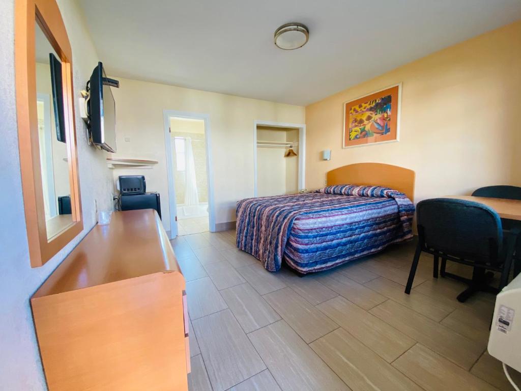A 1 A Super Inn photo 4