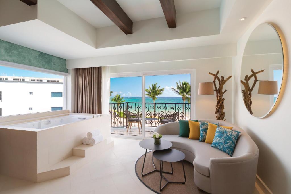 Сьюит (Люкс с 1 спальней и видом на океан - 1 кровать размера «king-size»), The Royal Playa del Carmen-All Inclusive - Adults Only