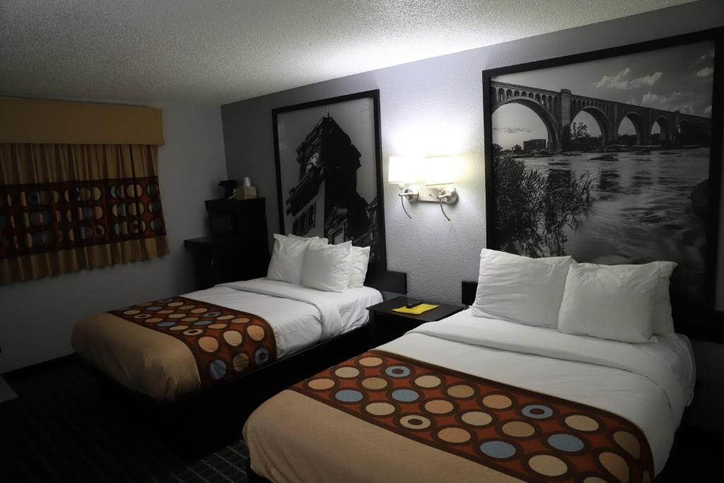 Super 8 by Wyndham Richmond Airport VA photo 4