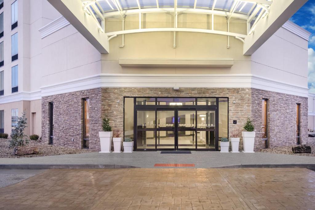 Holiday Inn - Terre Haute, an IHG Hotel photo 1