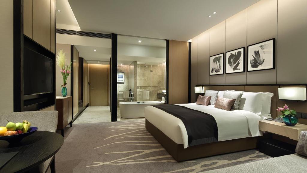 Двухместный (1 King Bed Premium Lounge Access), InterContinental Shanghai NECC