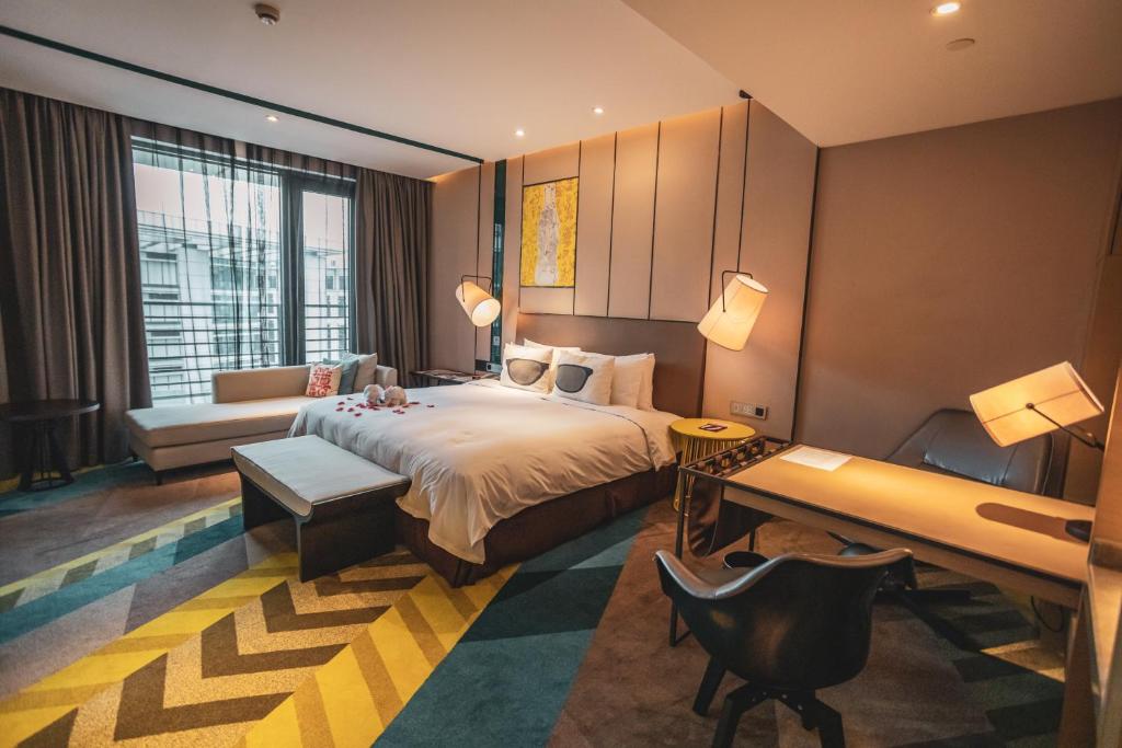 Двухместный (Представительский номер с кроватью размера «king-size»), MiniMax Premier Hotel Shanghai Hongqiao