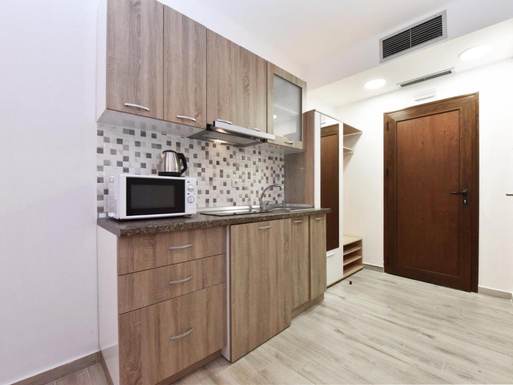 Трехместный (Трехместный номер с террасой), Azur Apartments - Nikiti Halkidiki