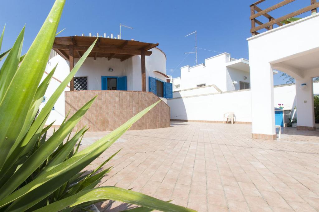 Villa Azzurra fronte mare a Specchiarica photo 4