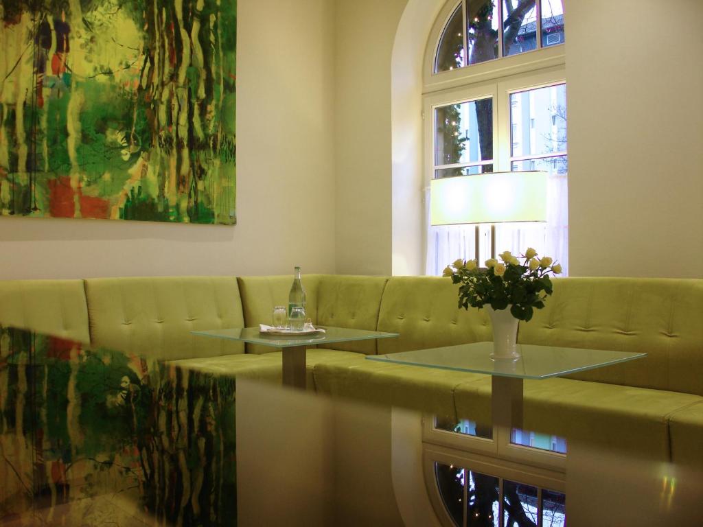 Apartmenthotel Kaiser Karl (  Self-check-in ) - Tap to explore photos