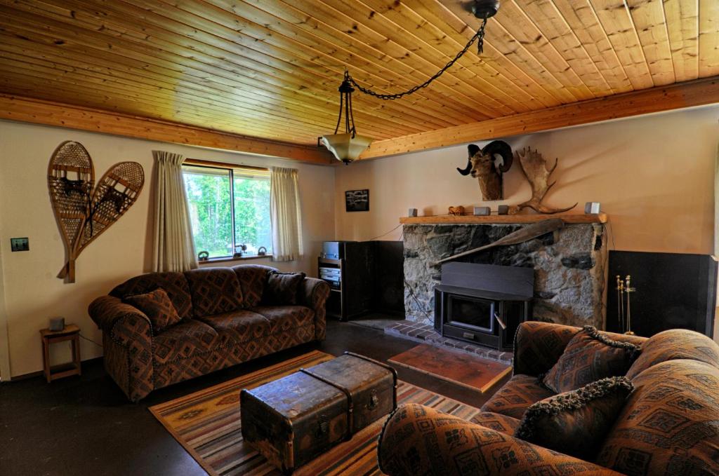 Ruth Lake Lodge Resort photo 2