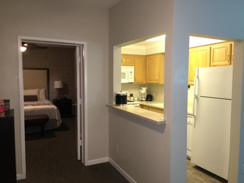 GetAways at Palm Springs Tennis Club photo 3