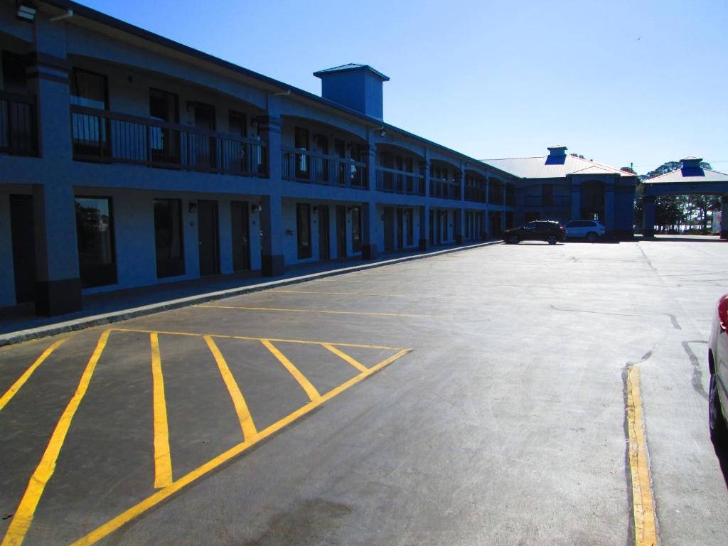 Regency Inn Near Boardwalk & Hurlburt Field photo 2
