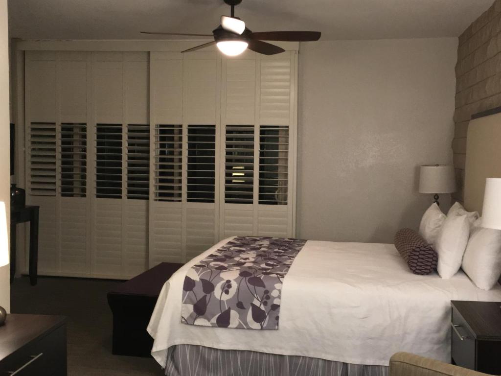 GetAways at Palm Springs Tennis Club photo 4