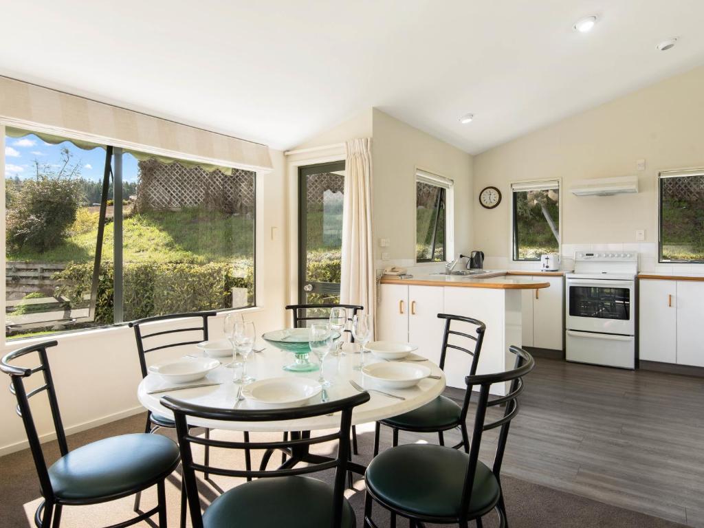 Downtown Wanaka - Wanaka Holiday Home photo 4