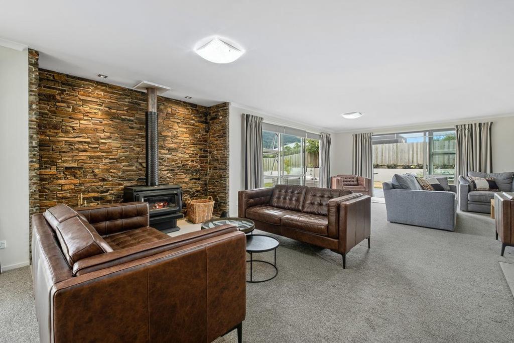 Maison de Maude - Lake Hawea Holiday Home photo 3