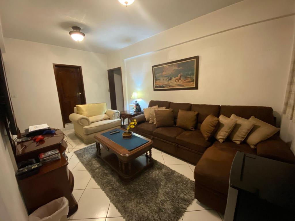 Apartamentos Comodos Cerca del Aeropuerto photo 2