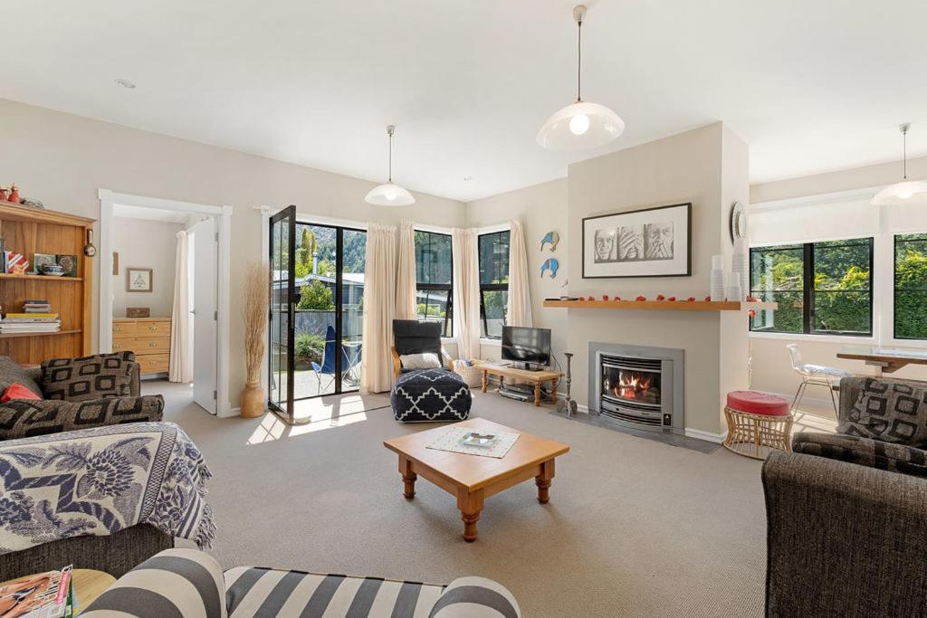 Lavender Country Cottage - Arrowtown Holiday Home photo 2