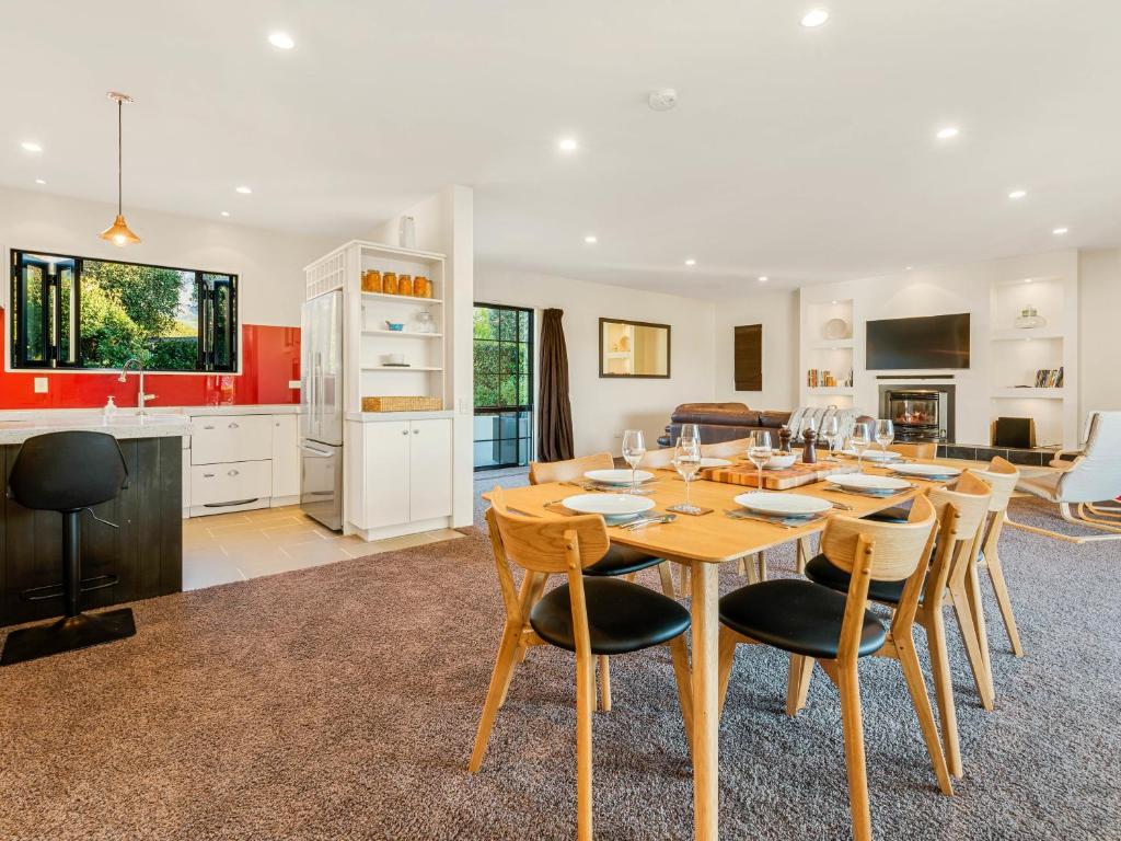 Willowridge Escape - Wanaka Holiday Home photo 3