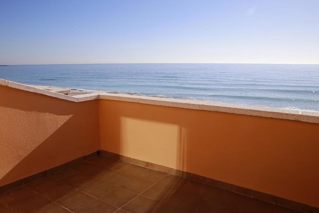 AT088 Garbí photo 1