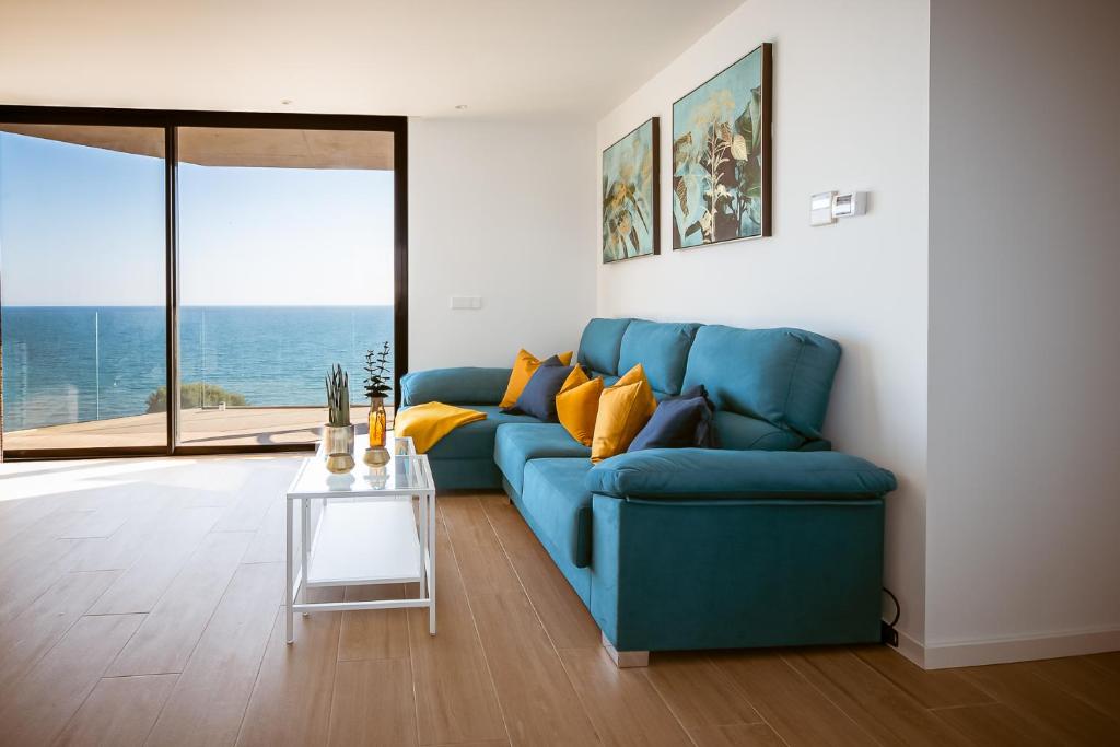 Modern sea front Reef photo 4