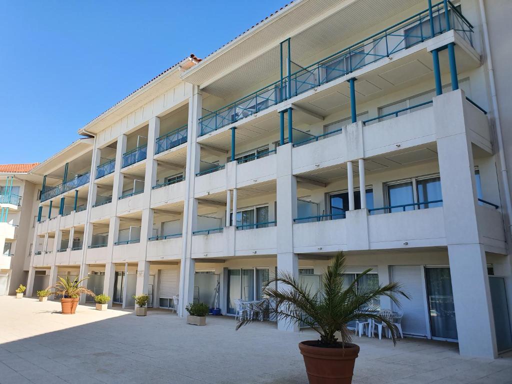 Appartement Golf et Nivelle avec piscine et parking photo 2