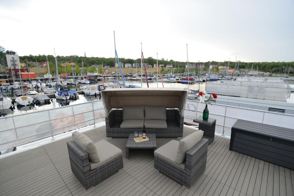 Hausboote und Ferienhäuser Marina Mücheln photo 4