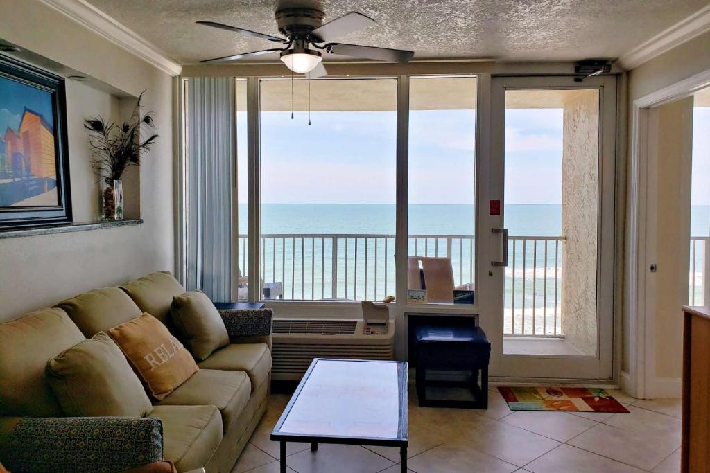 Pirates Cove Condo Unit #706 photo 3