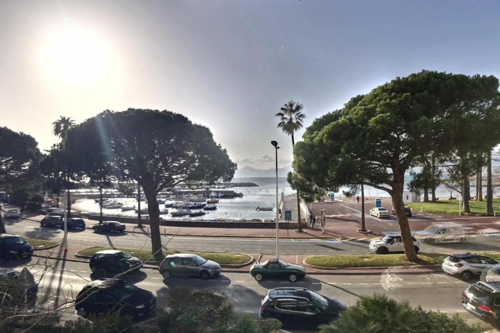 Apartment 2 bedroom Bijou Plage Cannes Croisette photo 1