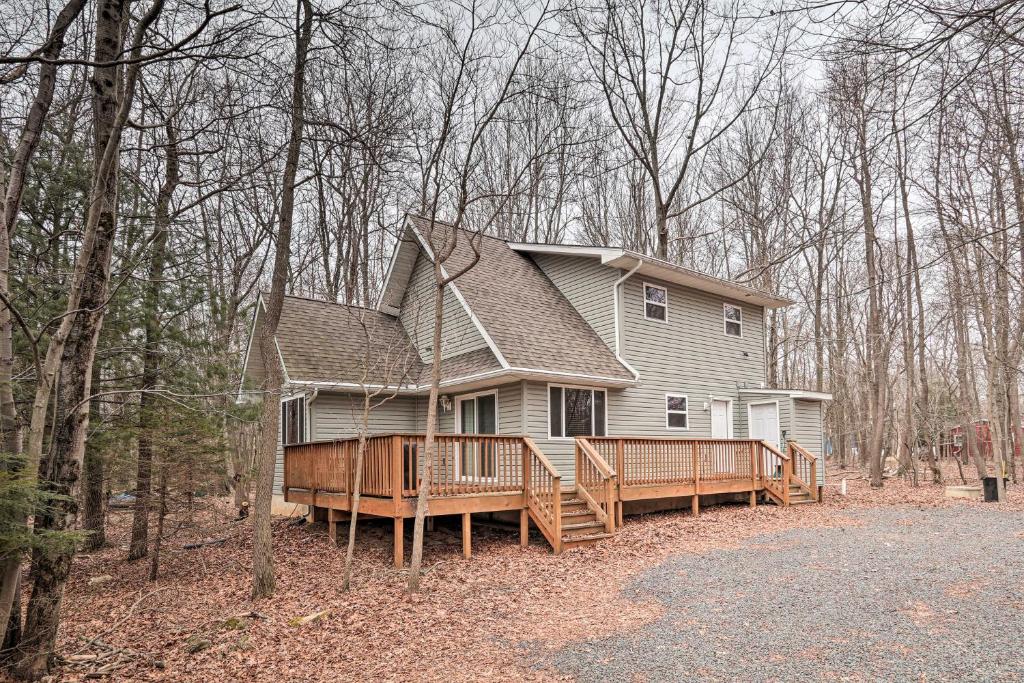 Family Poconos Home with Decks, 6 Mi to Skiing! photo 2