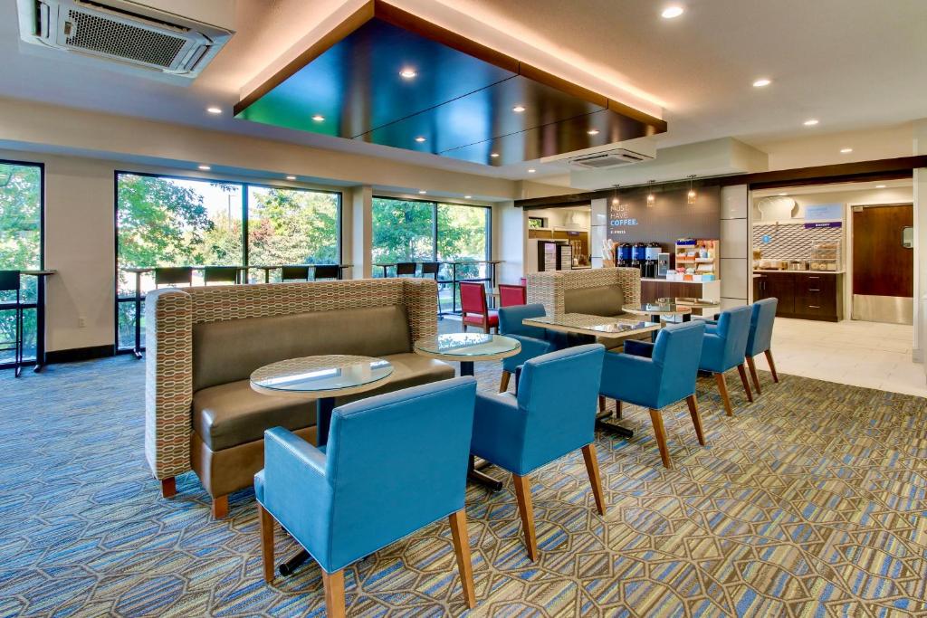 Holiday Inn Express Fishkill-Mid Hudson Valley, an IHG Hotel image