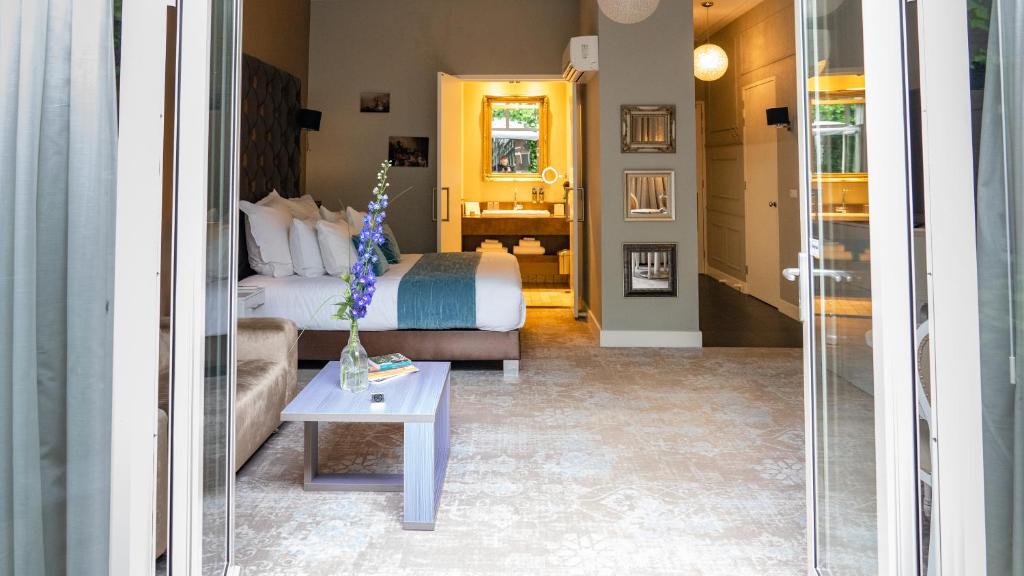 Сьюит (Роскошный люкс с патио), Luxury Suites Amsterdam