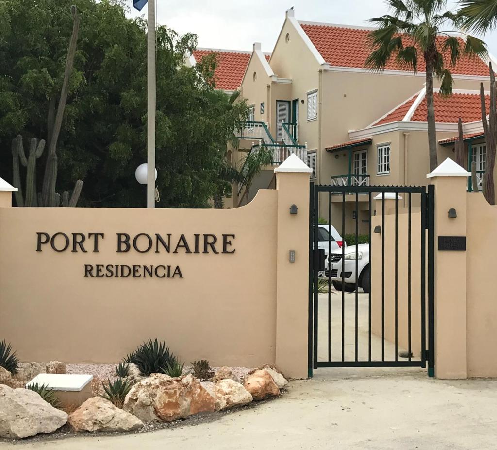 Oceanfront Condo with Pool,Breathtaking view, WiFi photo 1