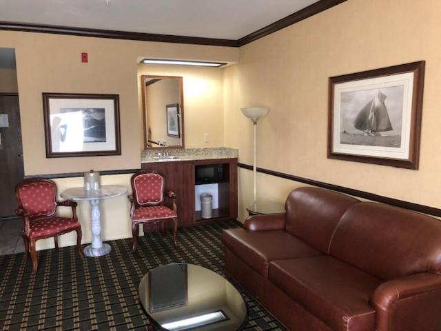 Folk Inn Ontario Airport photo 3
