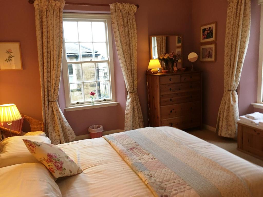 Peaseblossom House, a charming Grade II Listed Building, in a great location in Alnwick photo 2