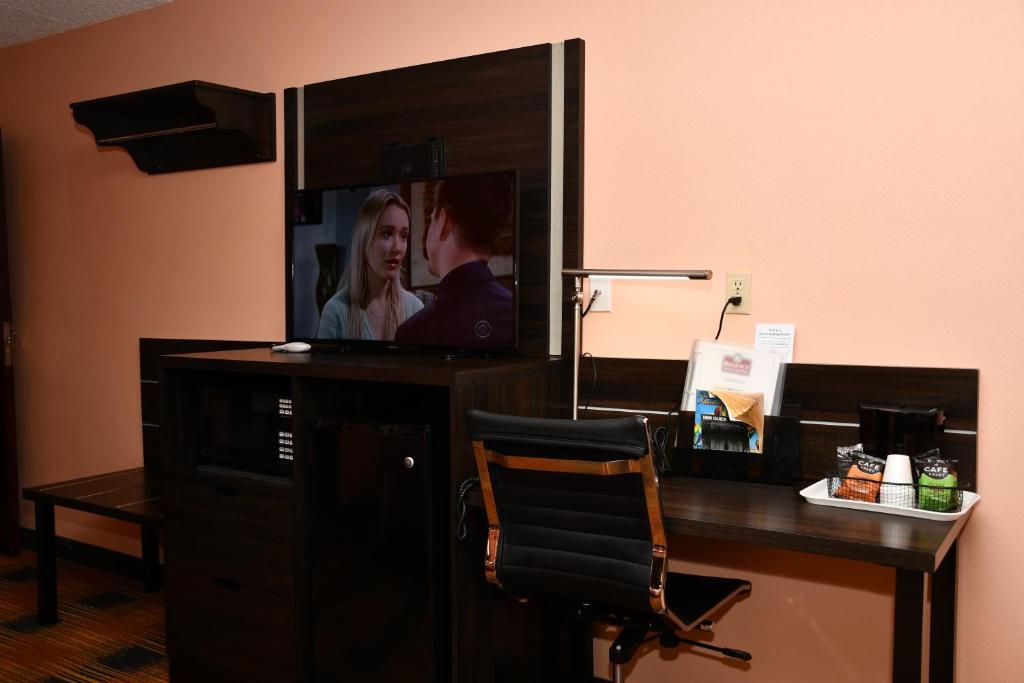 Regency Inn & Suites Faribault photo 1