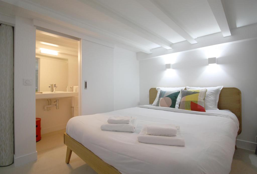 Апартаменты (Апартаменты Делюкс), Apartments Paris Centre - At Home Hotel